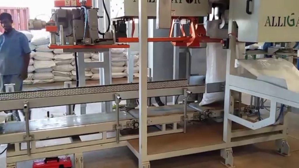 “Innovative Bagging Machine: Revolutionizing Packaging Efficiency for Manufacturers”